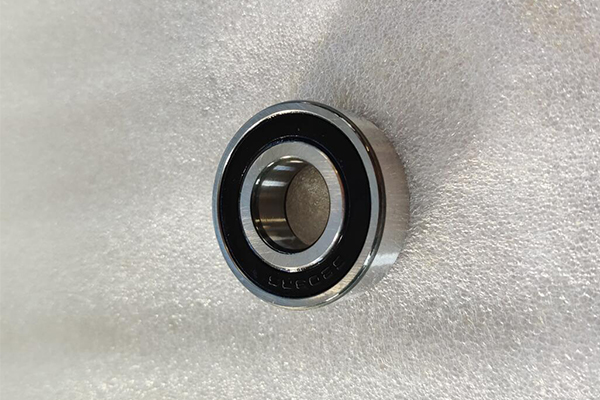 Why Does Lubricating Oil Emulsification Occur in Deep Groove Ball Bearings?