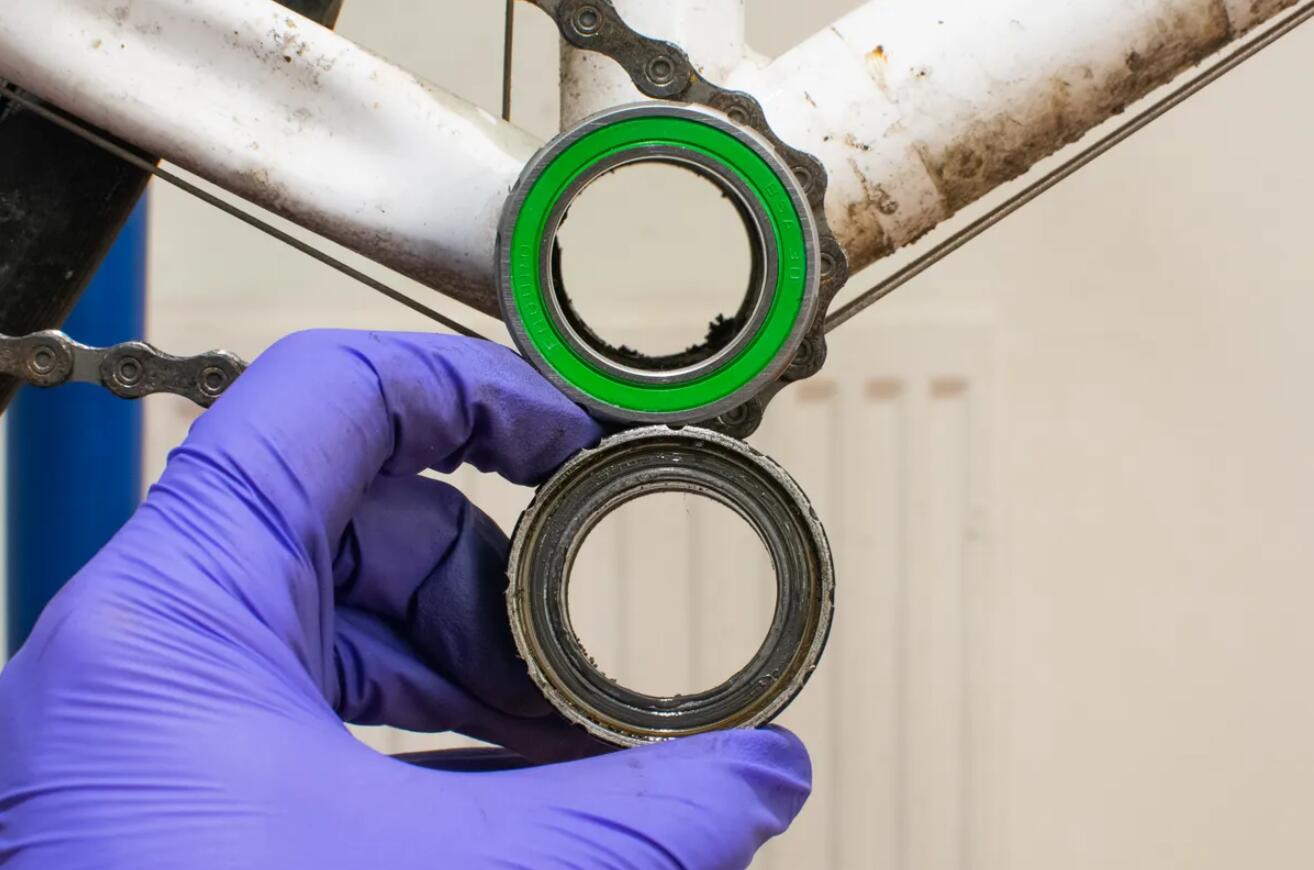  Guide to Racing Bicycle Bearings: Types, Performance, and Maintenance